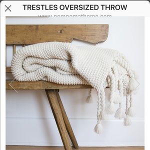 Pom Pom at home oversized throw